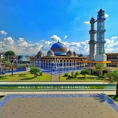 Foto Artikel : Masjid Agung As-salam, Icon Kota Lubuk