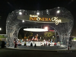 Taman Indonesia Kaya Semarang. Bangunannya futuristik. Instagramable. (Dok. Wahyu Sapta).