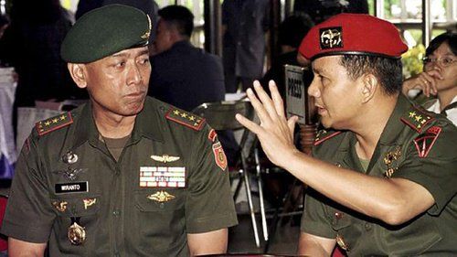 Mayor Jenderal Prabowo dan Letnan Jenderal Wiranto