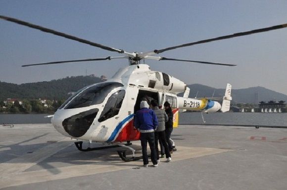 Helikopter, layanan transportasi umum di Desa Huaxi | Foto: Rocketnews
