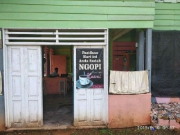 Kedai Kopi Hawai di Jalan Sawa Indah, Kabupaten Lingga.