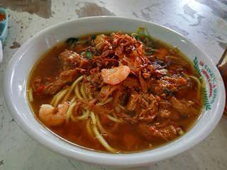Mie ayam, enak disantap setelah makanan serba bersantan di hari lebran (dok.windhu)