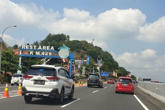 Rest Area tol trans Jawa. Sumber: solopos.com