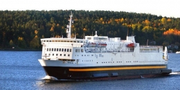 kapal ferry (sumber: merdeka.com)