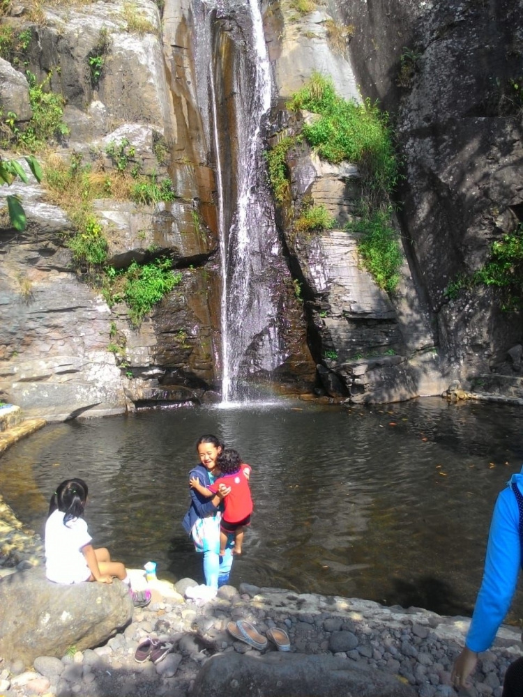 Curug di desa Cibuntu yang bikin betah pengunjung karena keindahannya (Dokumentasi Karmani)