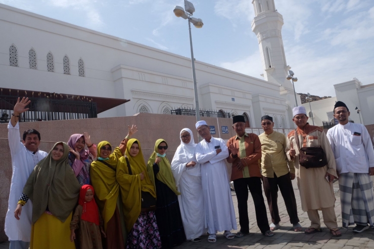 Jamaah Manaya Indonesia di masjid Khandaq (Dok Pri)