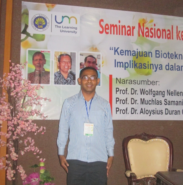 Penulis sebagai pemakalah dalam Seminar Nasional di Universitas Negeri Malang Tahun 2015 (dokpri)