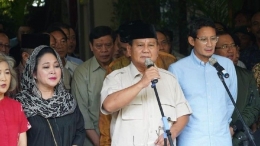 Prabowo-Sandiaga bersama Para Elit Pendukung (Gambar: cnbcindonesia.com)