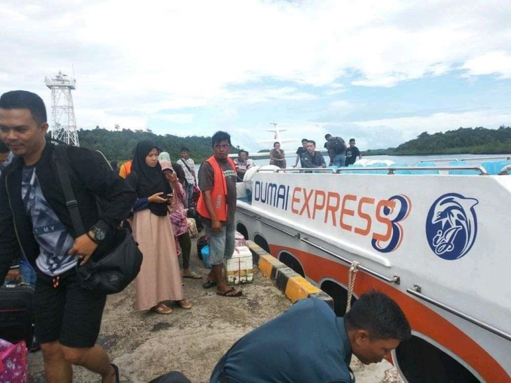 Kapal penumpang, MV Dumai Express 3 melayani Sei Tenam - Tanjungpinang. (F-Ihsan/Kompasiana)