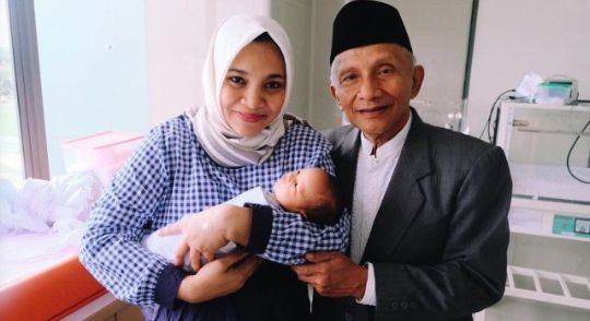 Pak Amien Rais dan anak cucu.sumber : instagram @hanumrais via kumparan.com