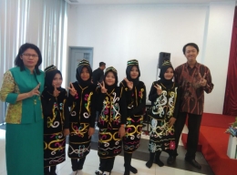 With Dayaknese Dancers (dokpri)