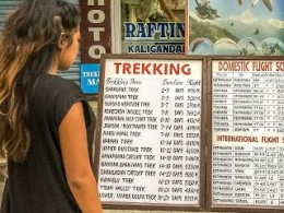 Kalau Lihat Paket Trekkingnya Ngeri Bro Ada Yang Sebulan Jalan Kaki (dokpri)