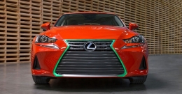 Lexus IS sports sedan - Sumber: Flashfly