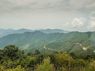 Nah Ini Jalurnya Orang Yang Milih Cara Susah Dan Pegel Linu Untuk Mendaki Sampai Chandragiri Hill (dokpri)