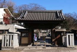Pintu gerbang menuju kuil Chokin Buddist Temple, di belakang Chiba Castle | Dokumentasi dari yasufumi yoshizawa,Chiba