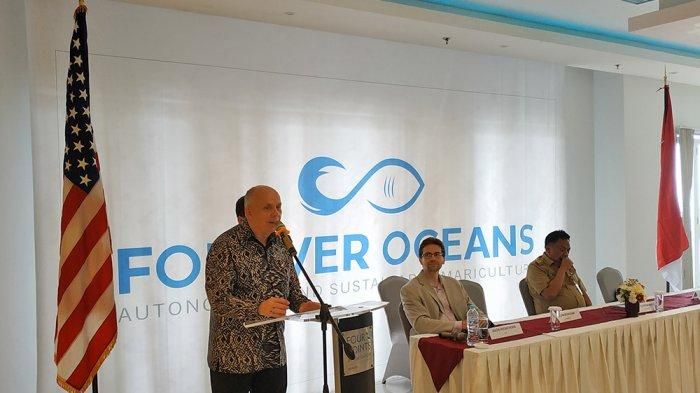 Joseph R Donovan, Dubes AS untuk Indonesia ketika berbicara pada acara peresmian investasi Forever Oceans di FourPoints by Sheraton, Boulevard Manado, Senin 17-06-2019 (sumber:ManadoTribunsNews.com)