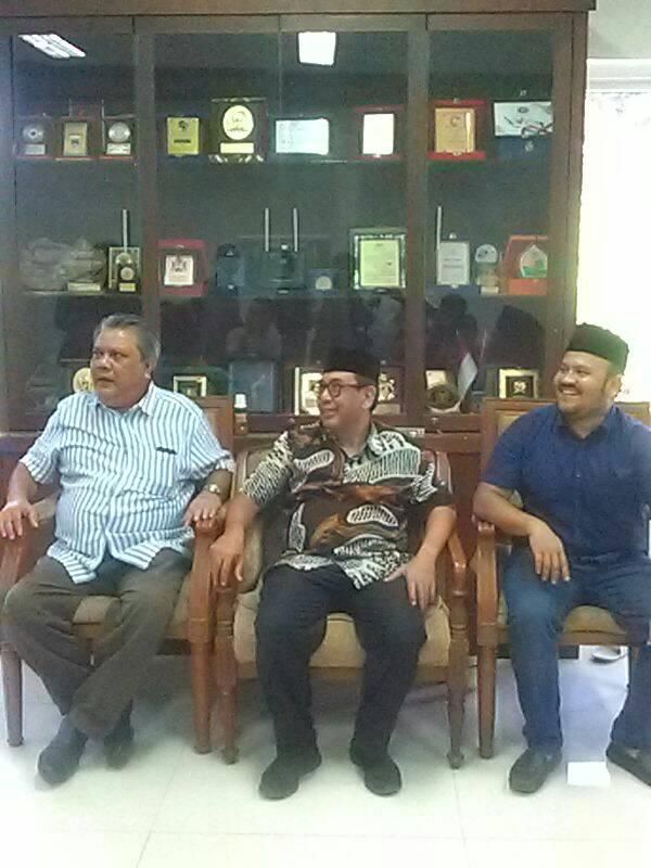 Makmur Budiman Kandidat Ketua Umum Kadin Aceh didampingi Tim Sukses | dokpri