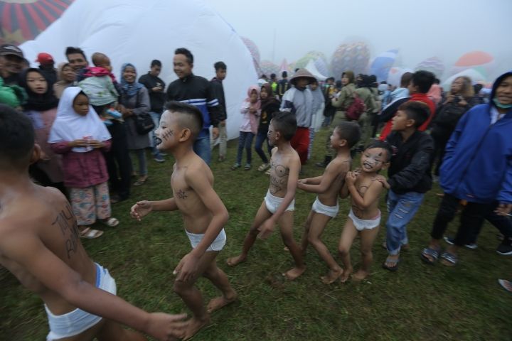 Peserta Berkostum Unik di Wonosobo Balloon Air Attraction 2019 - Foto: Istimewa