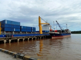 Situasi Distribusi Barang di Pelabuhan Pomako. Dok: Heriyanto Rantelino