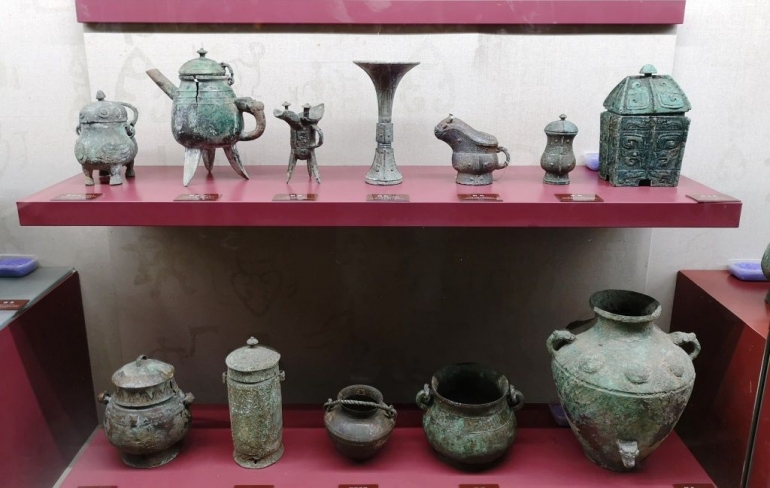 peralatan rumah tangga perunggu peninggalan dinasti Shang|Dokumentasi pribadi