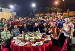 Ketua Umum PMPG Cen Ji Lung/Sonny Cen bersama tamu undangan/Foto: Dok PMPG