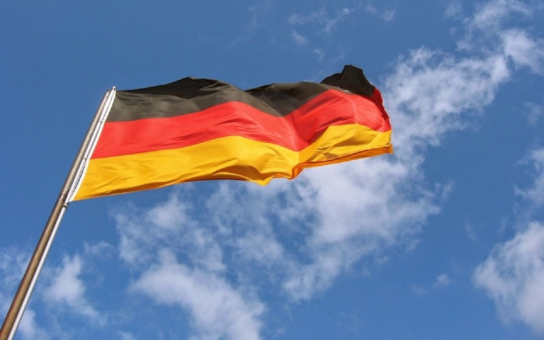 germany-flag-1398668-1280-5d12dd4b097f362143361de2.jpg