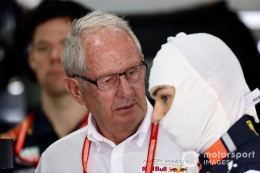 Dr. Helmut Marko dan Pierre Gasly - sumber: Motorsport Images