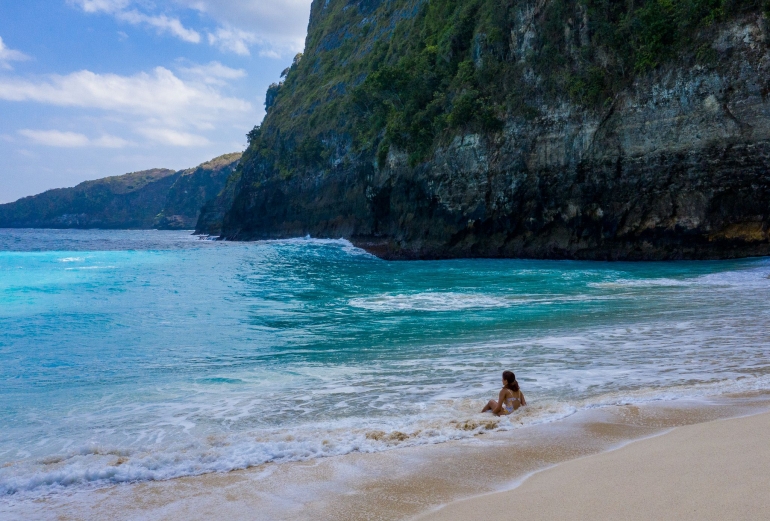 Penulis Bersantai di Pantai. Sumber: Dokumentasi pribadi