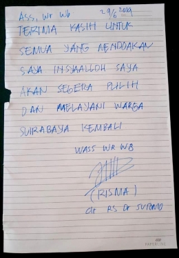 Secarik kertas tulisan tangan Bu Risma untuk kita semua/Dok. Humas Pemkot Surabaya