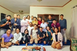 Kompasianer dan Admin Kompasiana usai sharing di Cisarua Bogor (Foto : diambil dari facebook Mb Mutia)