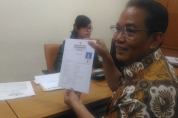 Komisaris Jenderal (Purn) Polisi Anang Iskandar mendaftarkan diri mengikuti seleksi sebagai calon pimpinan Komisi Pemberantasan Korupsi (KPK) di Gedung Sekretariat Negara, Jakarta Pusat, Rabu (3/7/2019). (KOMPAS.com/CHRISTOFORUS RISTIANTO)