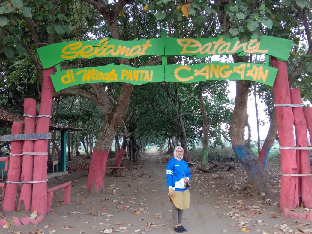 Masuk lokasi pantai. Dok pri