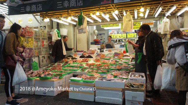 Dokumentasi pribadi | Kios yang menjual berbagai jenis ikan dan seafood, baik yang segar ataupun yang sudah dikeringkan