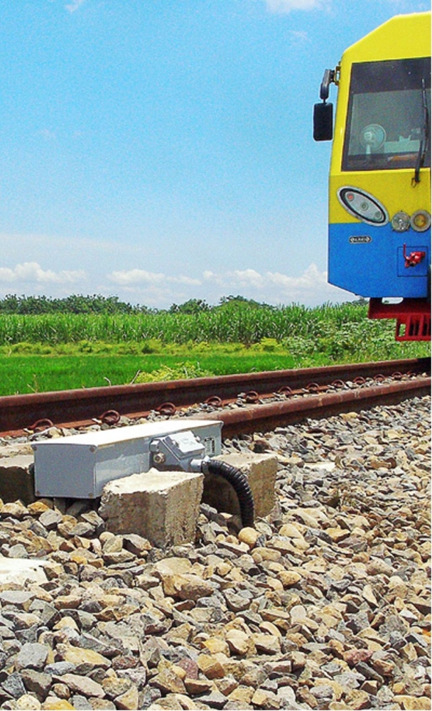 Track Balise Sistem Indusi (PZB) Buatan Altpro Dengan Latar Belakang Kereta Inspeksi Semeru. (Sumber: Altpro)