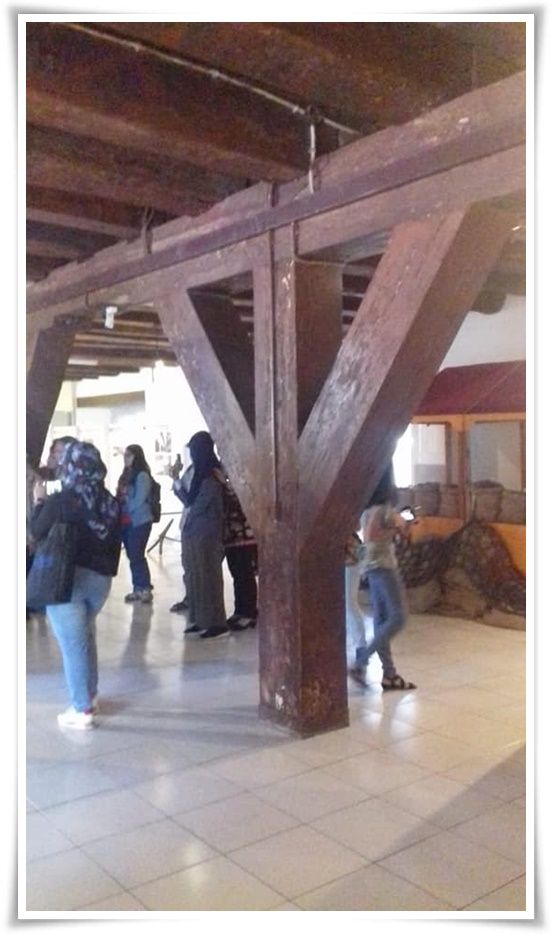 Tiang penyangga Museum Bahari (Dokpri)