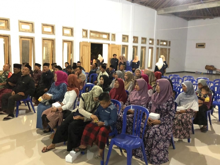 warga-desa-5d2340ea0d823042eb7cd793.jpg