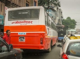 Bus Merk Tata Dari India Jauh Bedanya Dengan Buatan Karoseri Di Indonesia (dok. pribadi)