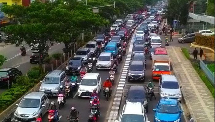 Kemacetan di Depok (poskotanews.com)