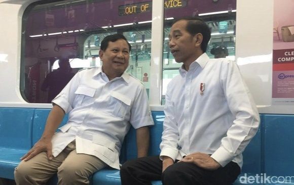 Sumber: Detik.com- Pertemuan Jokowi-Prabowo di MRT