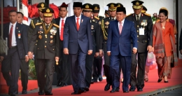 Presiden Jokowi, Wapres Jusuf Kalla dan Kapolri Jenderal Tito Karnavian dalam HUT Bhayangkara ke-73 (pojoksatu.id)