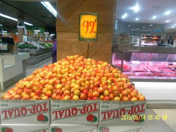 ket. foto: harga buah apel cuma 99 sen/dokpri
