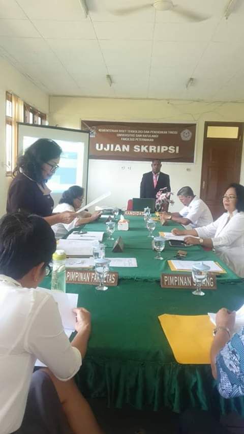 Dr Ir Jolanda Kalangi, MS ketua jurusan sedang menyampaikan laporan kepada dekan (sumber:anekekrintjap)