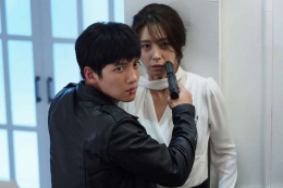 Ji Chang Wook (above left) and Song Yoon A (above right) have an uneasy alliance in The K2 while friends will not allow Ha Seok Jin and Park Ha Sun to chill out alone in Drinking Solo.PHOTO: STARHUB 