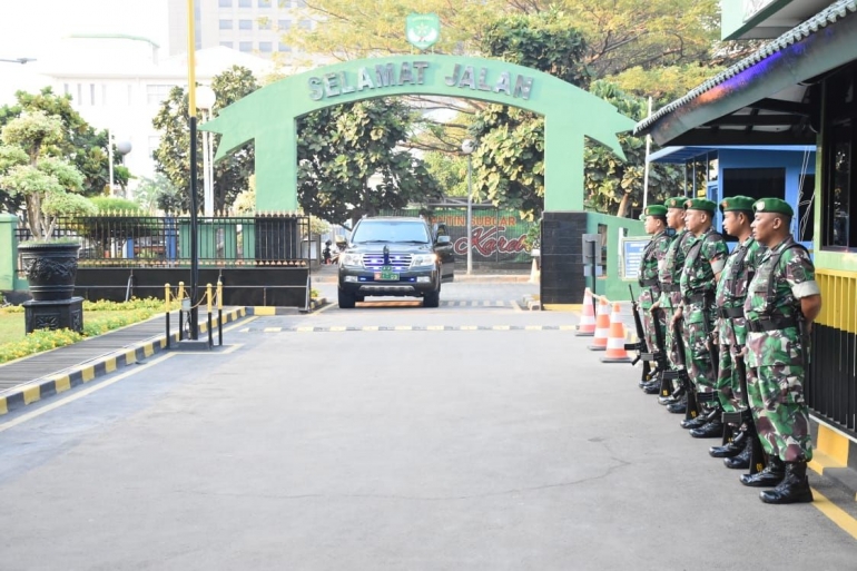 Penyambutan Kedatangan Pangdam Jaya di Makodim 0501/JP BS/dokpri