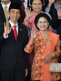 Irisna Jokowi dan Kebaya Kutu Baru (Antara)