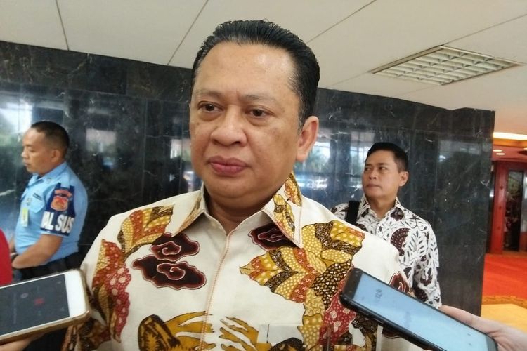 Ketua DPR RI Bambang Soesatyo di Kompleks Parlemen, Senayan, Jakarta, Kamis (27/6/2019)| Sumber: Kompas.com/Haryantipuspasar