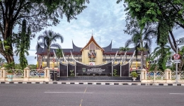 Kantor Gubernur Sumatera Barat di Jalan Sudirman, Kota Padang. (Sumber Foto: Wikipedia)