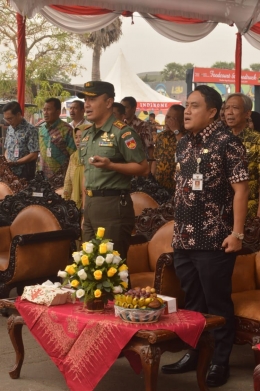 Komandan kodim 0718 pati Letkol Arm Arief Darmawan, S.Sos dalam acara pameran inovasi pati di halaman stadion Joyokusumo Kabupaten Pati (foto Pendim) 