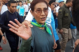 Menteri Susi Pudjiastuti saat pawai bebas plastik di Jakarta, Minggu (21/7/2019). | MUTIA FAUZIA