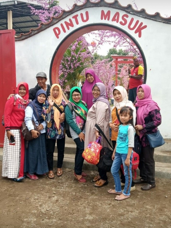 Istana Sakura Blitar Replika Mimpi Pergi Ke Jepang oleh Istana Sakura Blitar Replika Mimpi Pergi Ke Jepang oleh